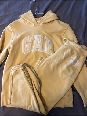 GAP Light Yellow Hoodie and Jogger Set